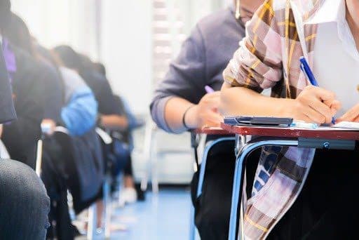 Occitanie : aides financières et astuces pour les étudiants pour faire des économies