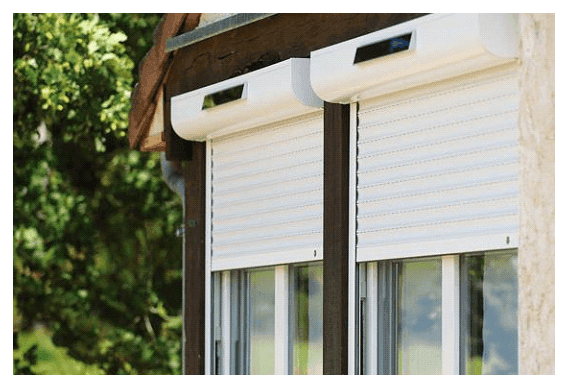 Installer des volets roulants solaires pour faire des économies d'énergie