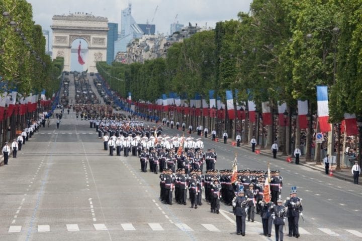 4 manières de défiler autrement pour le 14 juillet 4 manières de défiler autrement pour le 14 juillet